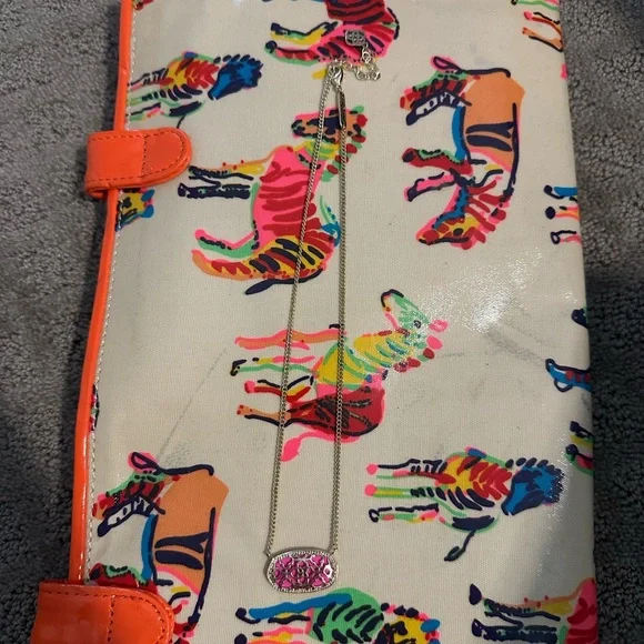 Hot Pink Kendra Scott Dylan Pendant Necklace - Picture 3 of 8